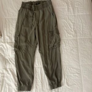ABERCROMBIE & FITCH Joggers Women L 
Cargo Olive Green High Rise Tapered